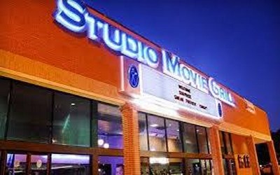 Studio Movie Grill - Entertainment